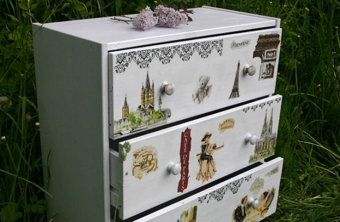 Волшебное преображение традиционной мебели: 15 оригинальных идей для декорации комодов